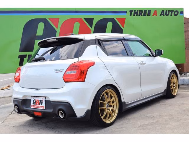 SUZUKI SWIFT