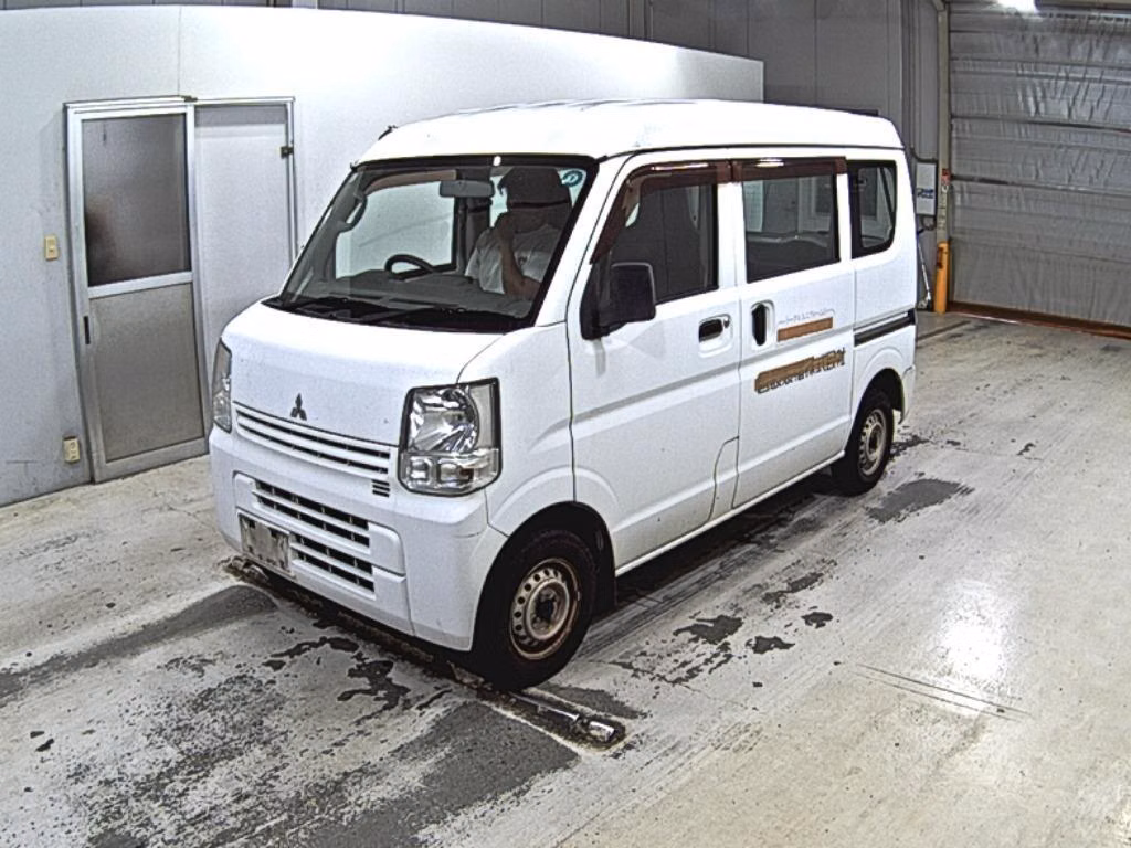 MITSUBISHI MINICAB