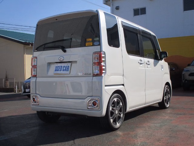 DAIHATSU WAKE