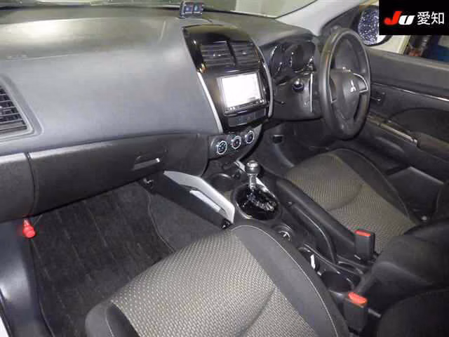 MITSUBISHI RVR