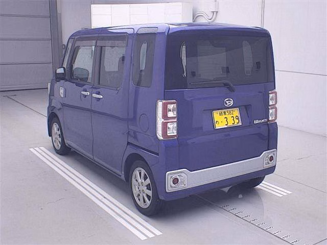 DAIHATSU WAKE