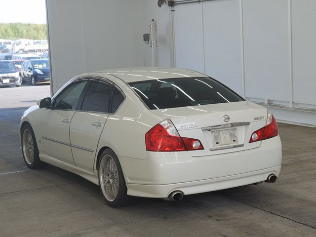 NISSAN FUGA