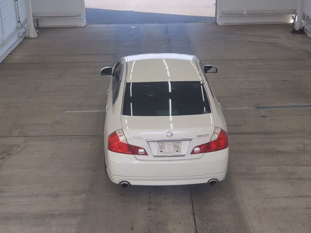 NISSAN FUGA