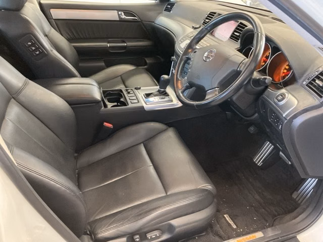 NISSAN FUGA