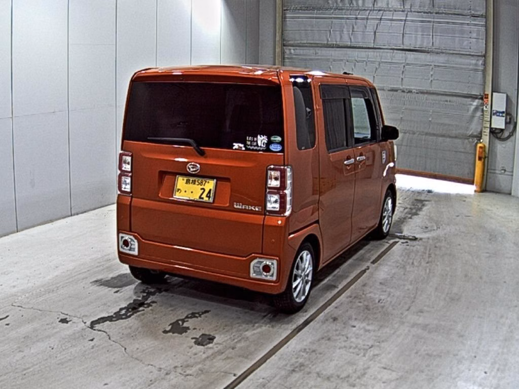 DAIHATSU WAKE