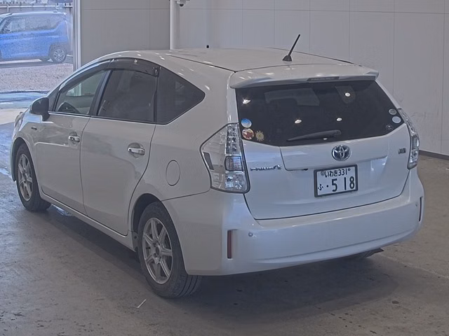 TOYOTA PRIUS ALPHA
