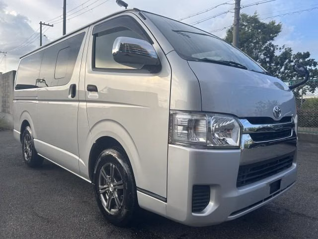 TOYOTA REGIUS ACE