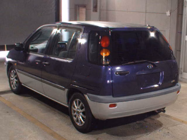 TOYOTA RAUM