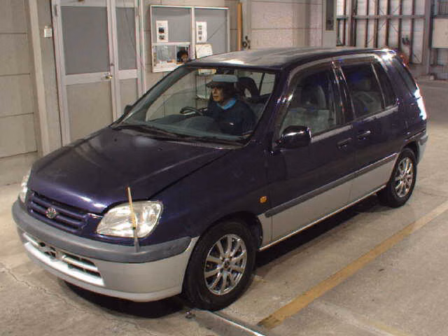 TOYOTA RAUM