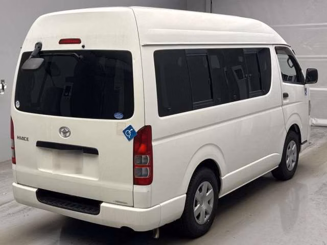 TOYOTA REGIUS ACE