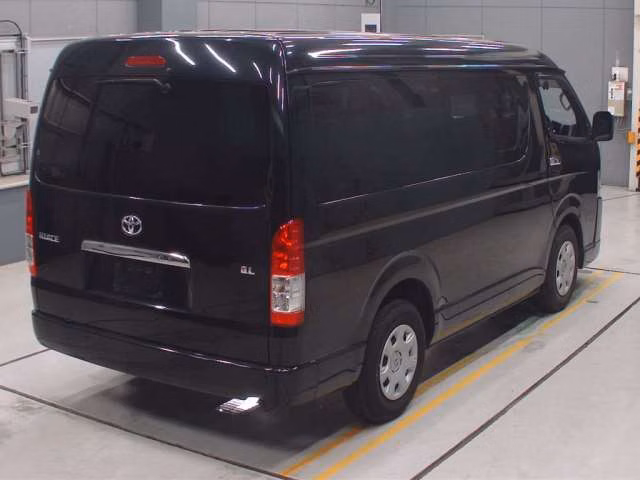TOYOTA HIACE