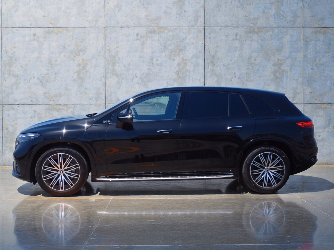 MERCEDES-BENZ EQS SUV