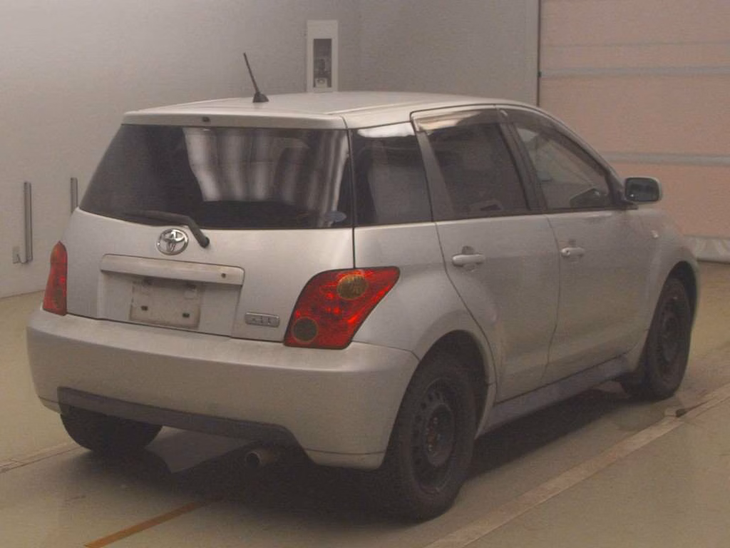 TOYOTA IST