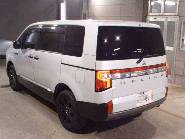 MITSUBISHI DELICA D:5