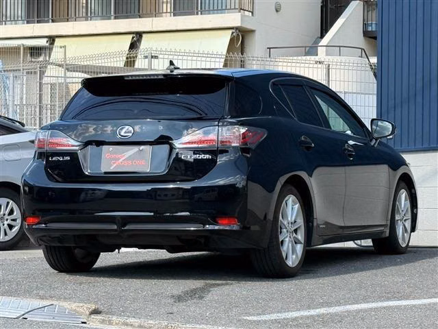 LEXUS CT200H