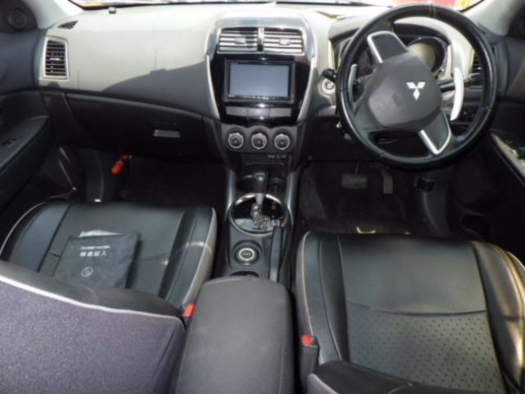 MITSUBISHI RVR