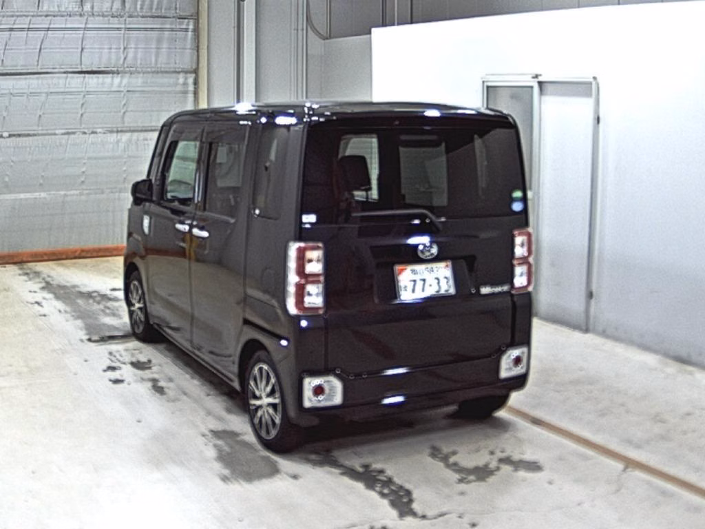 DAIHATSU WAKE