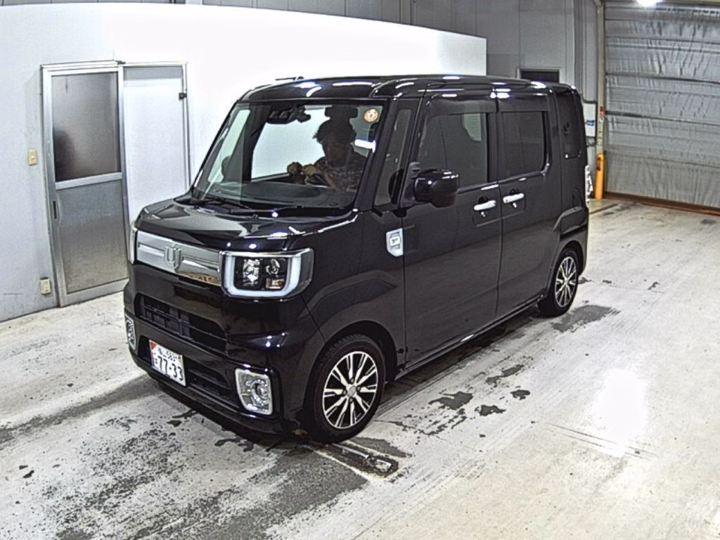 DAIHATSU WAKE
