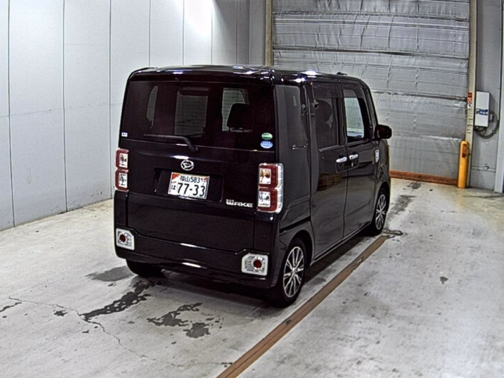 DAIHATSU WAKE