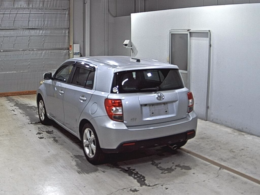 TOYOTA IST