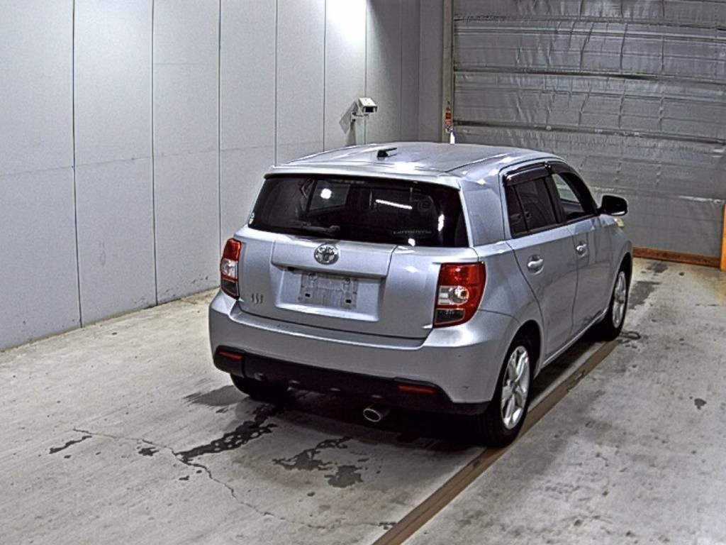 TOYOTA IST