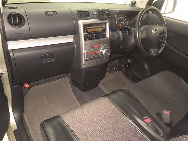 DAIHATSU MOVE CONTE