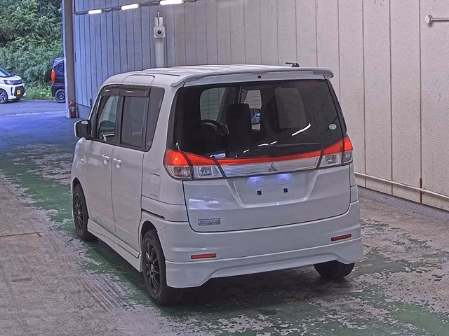 MITSUBISHI DELICA D:2