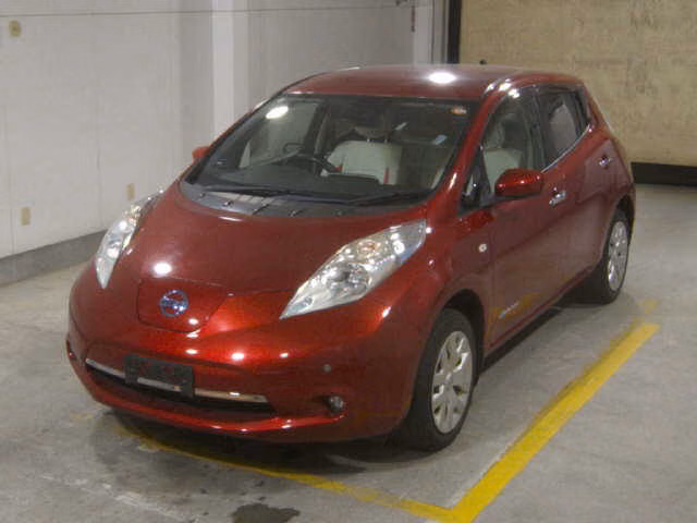 NISSAN LEAF