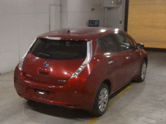 NISSAN LEAF