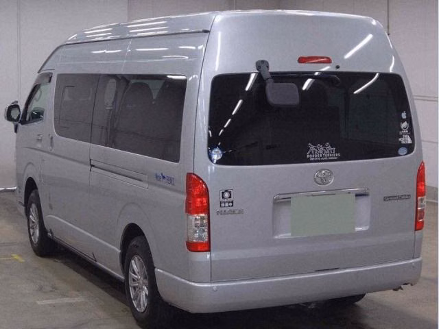 TOYOTA HIACE