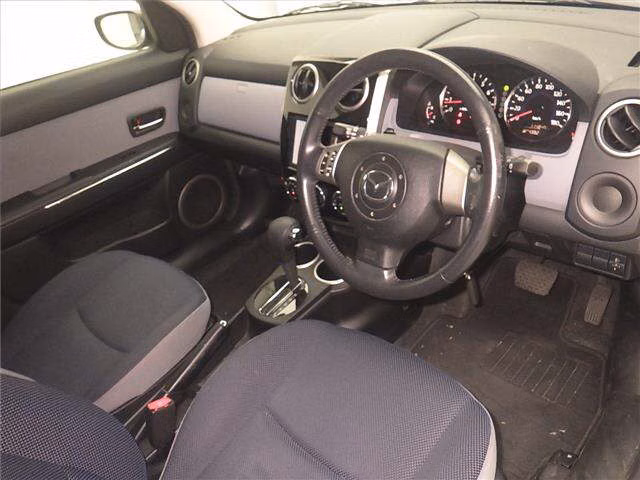 MAZDA VERISA