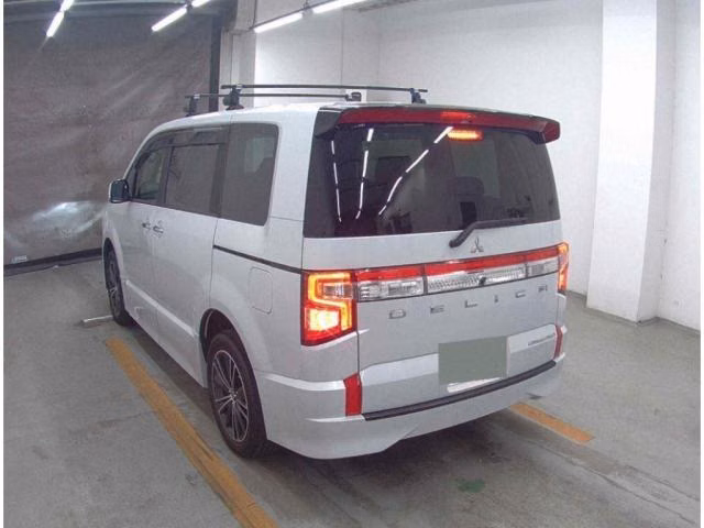 MITSUBISHI DELICA D:5