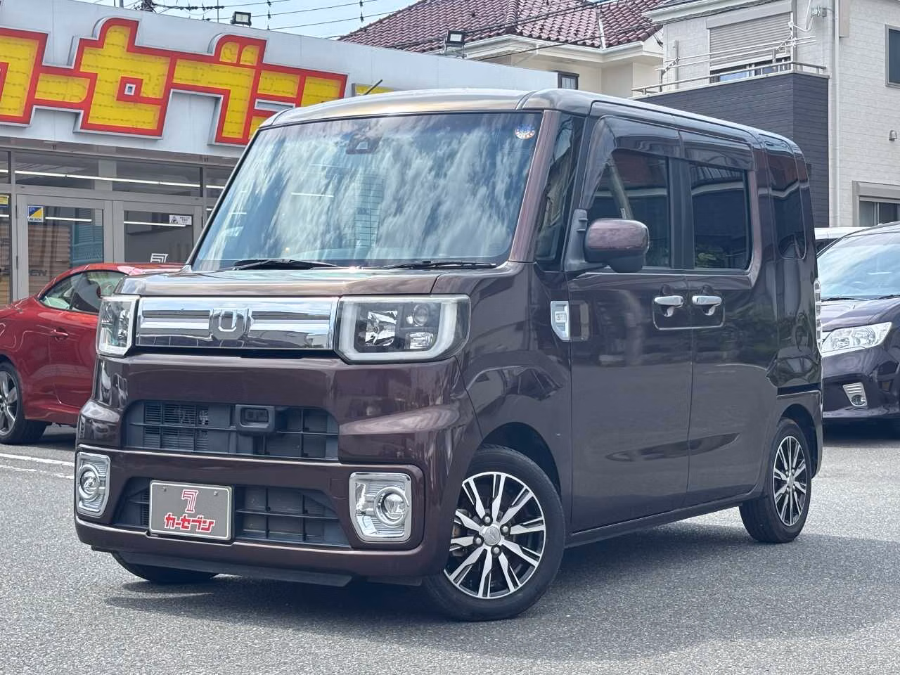 DAIHATSU WAKE
