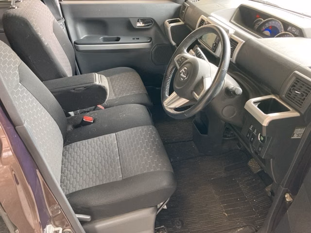 DAIHATSU WAKE