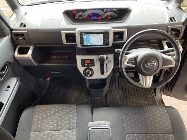 DAIHATSU WAKE