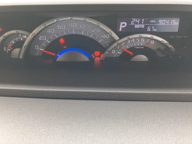 DAIHATSU WAKE