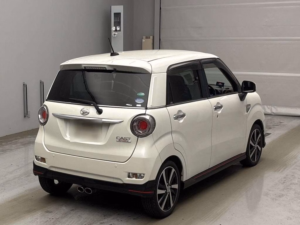 DAIHATSU CAST