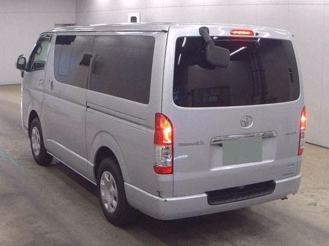 TOYOTA REGIUS ACE