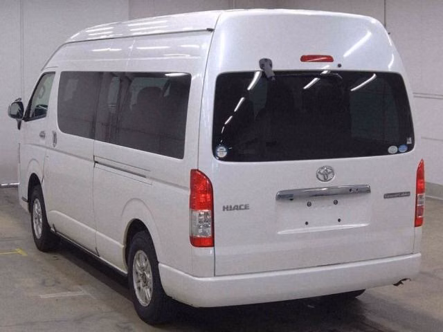 TOYOTA HIACE