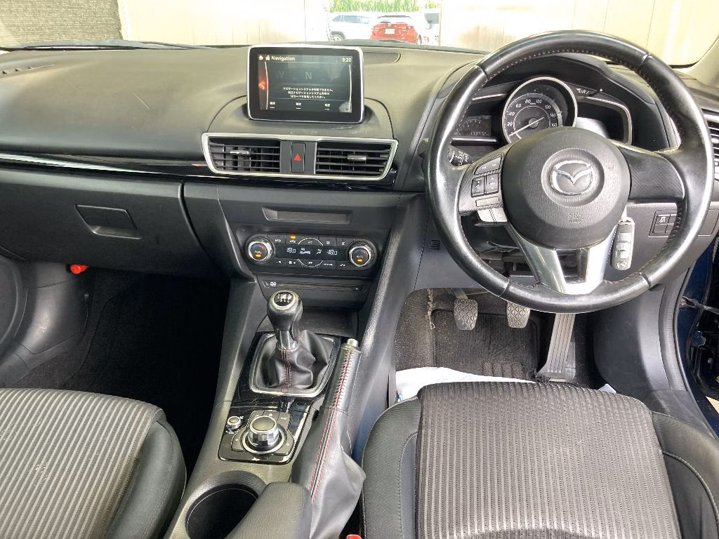 MAZDA AXELA