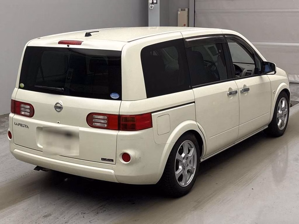 NISSAN LAFESTA