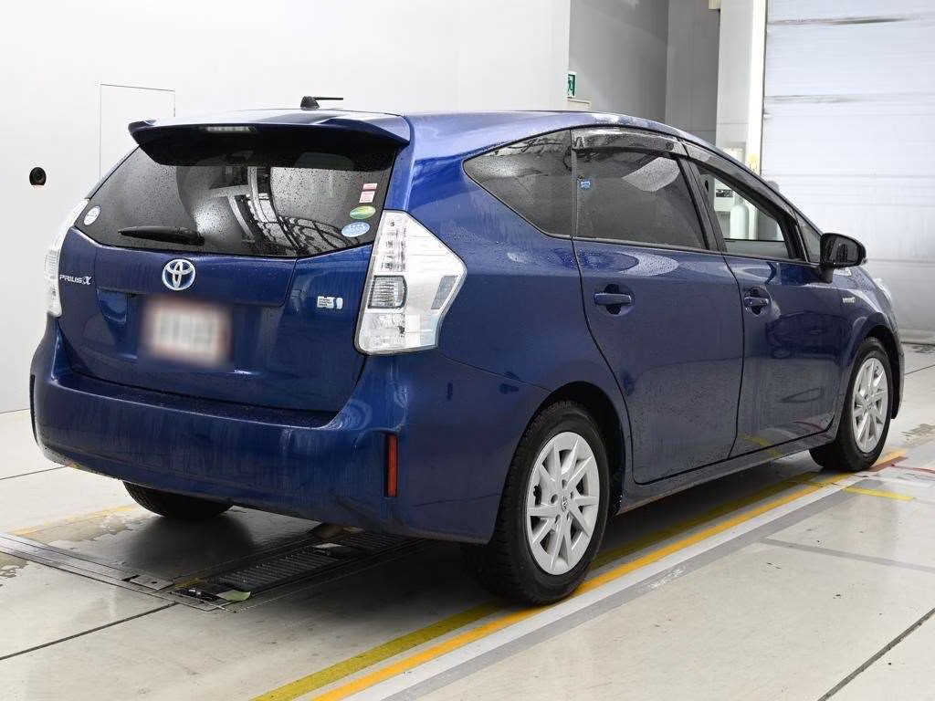 TOYOTA PRIUS ALPHA