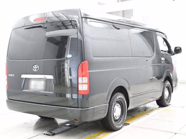 TOYOTA HIACE