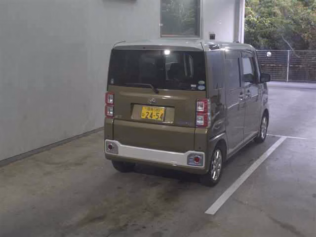 DAIHATSU WAKE