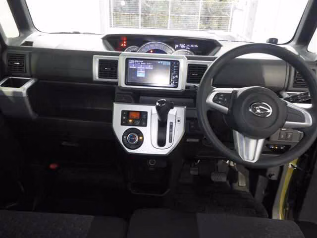 DAIHATSU WAKE