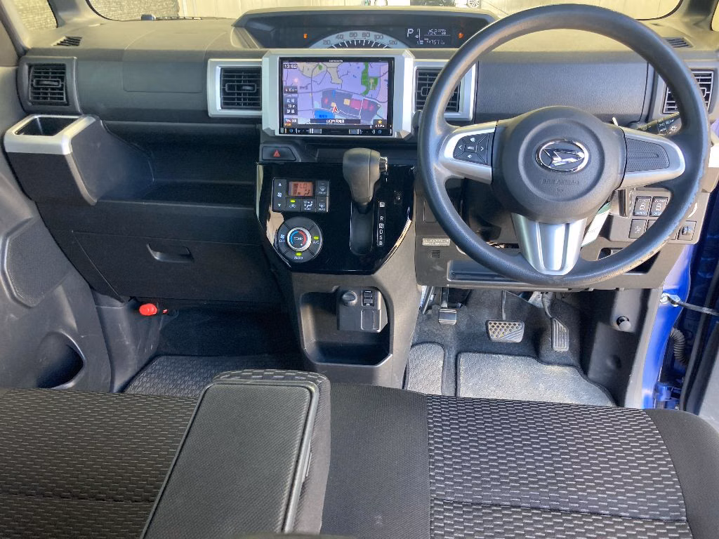 DAIHATSU WAKE