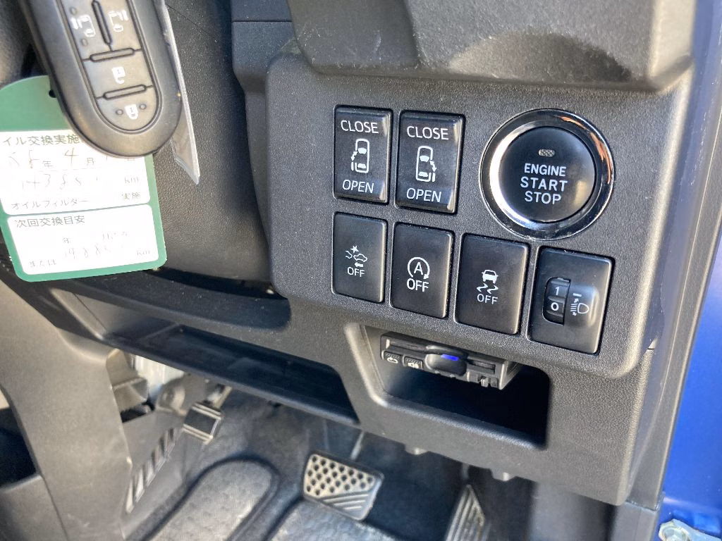 DAIHATSU WAKE