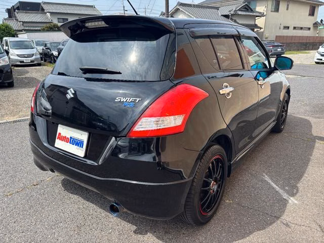 SUZUKI SWIFT