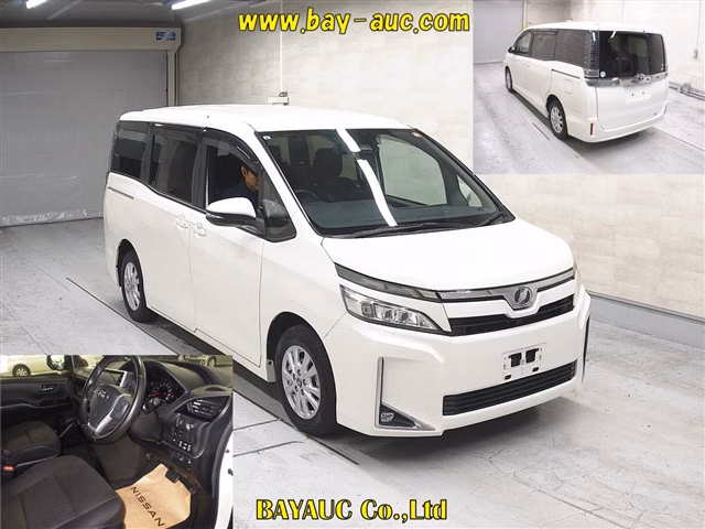 TOYOTA VOXY