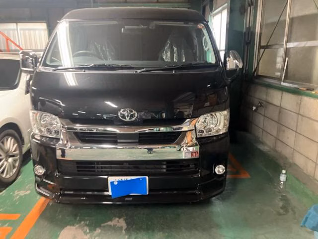 TOYOTA HIACE
